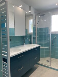 Meuble de salle de bain suspendu bleu canard